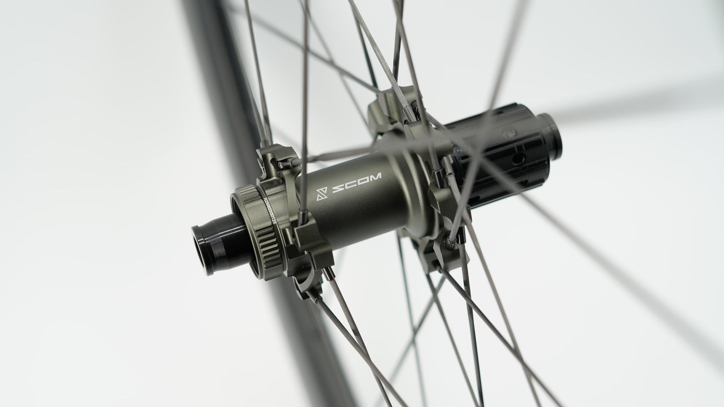 Pár kol SCOM ULTRA 50 Tubeless Ready (Center Lock)