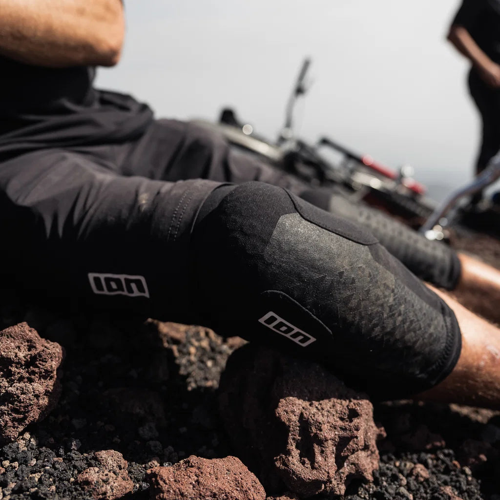 ION K-Pact Unisex Knee Pads Black