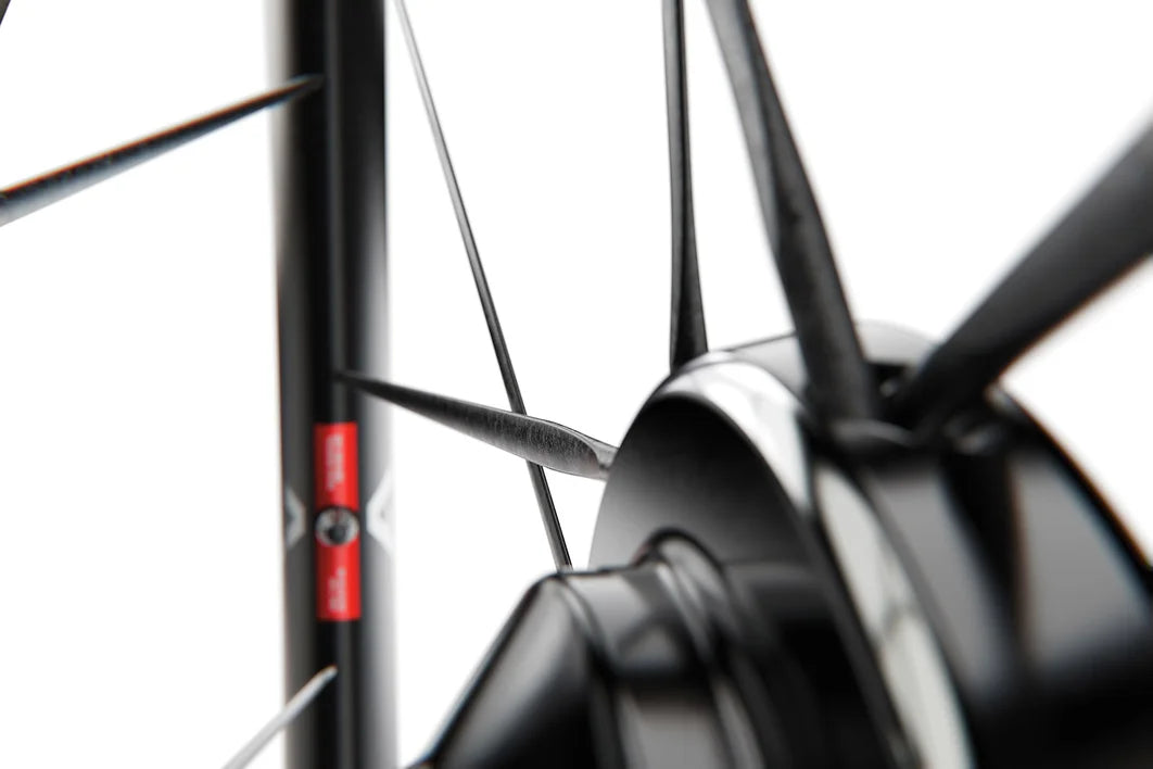 DT SWISS ARC 1100 DICUT 38 DISC Tubeless-Ready Front Wheel (Center Lock)