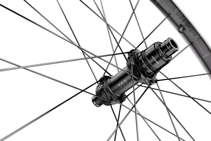 Zadní kolo DT SWISS XRC 1700 SPLINE 30 mm 29" 12x148 mm Boost