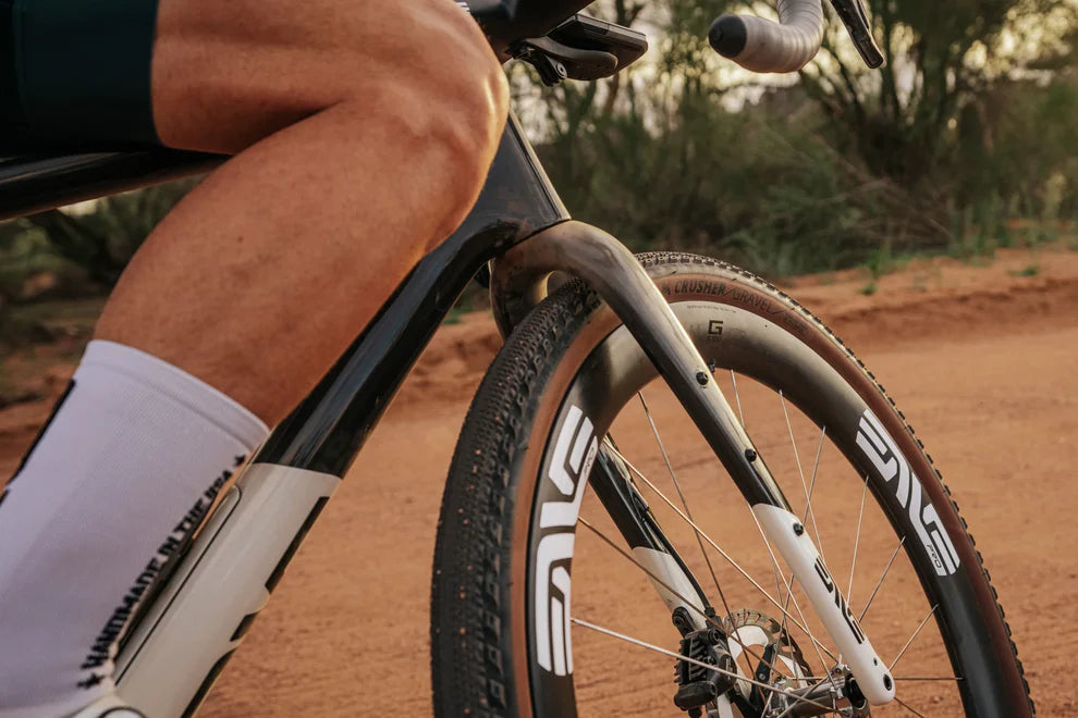 Pár kol ENVE G SES 4.5 Tubeless Ready (Center Lock) černá/chromová