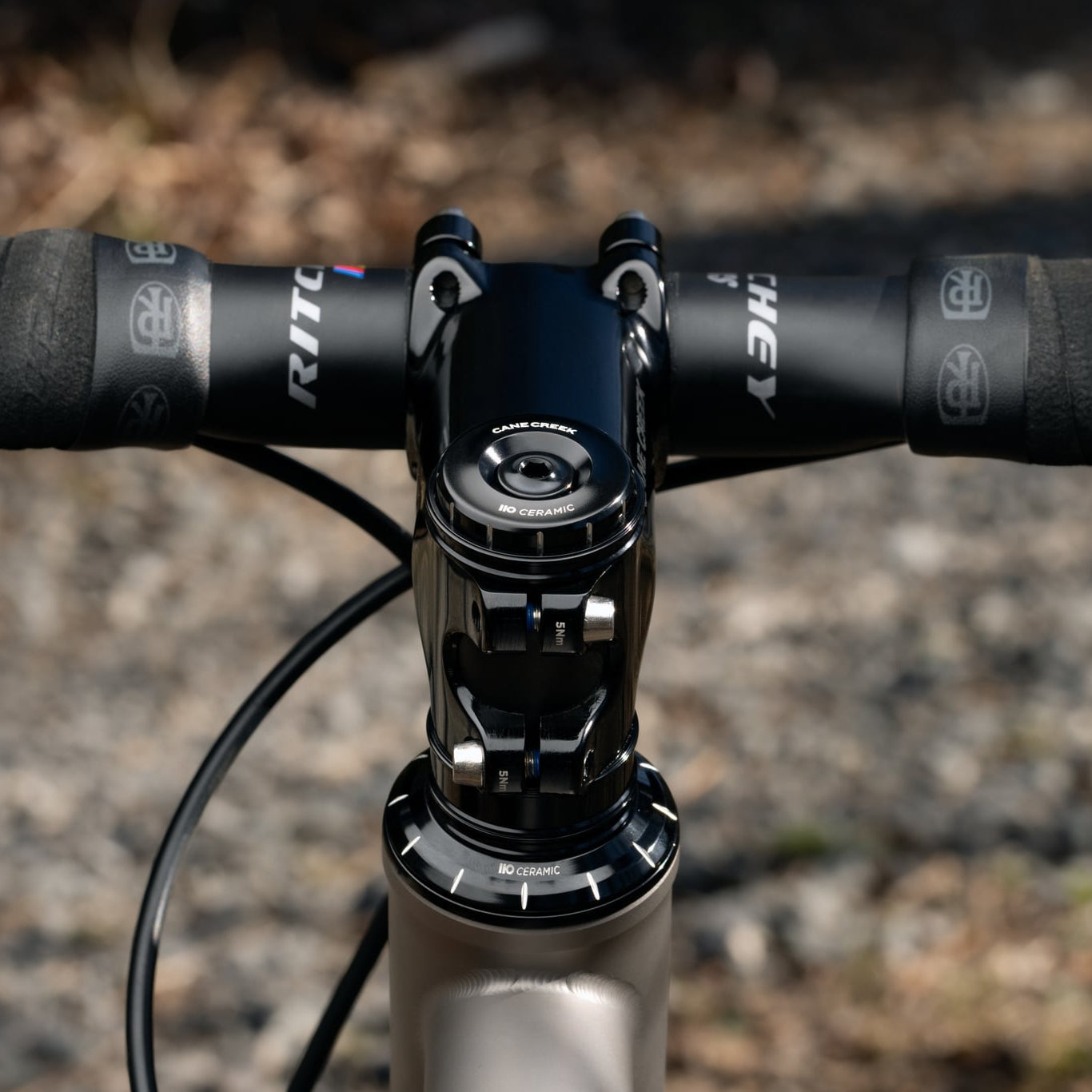 CANE CREEK 110 Keramické kuželové hlavové složení, 1 1/8"-1,5", IS41/28,6/H9 | IS52/40, černá/stříbrná