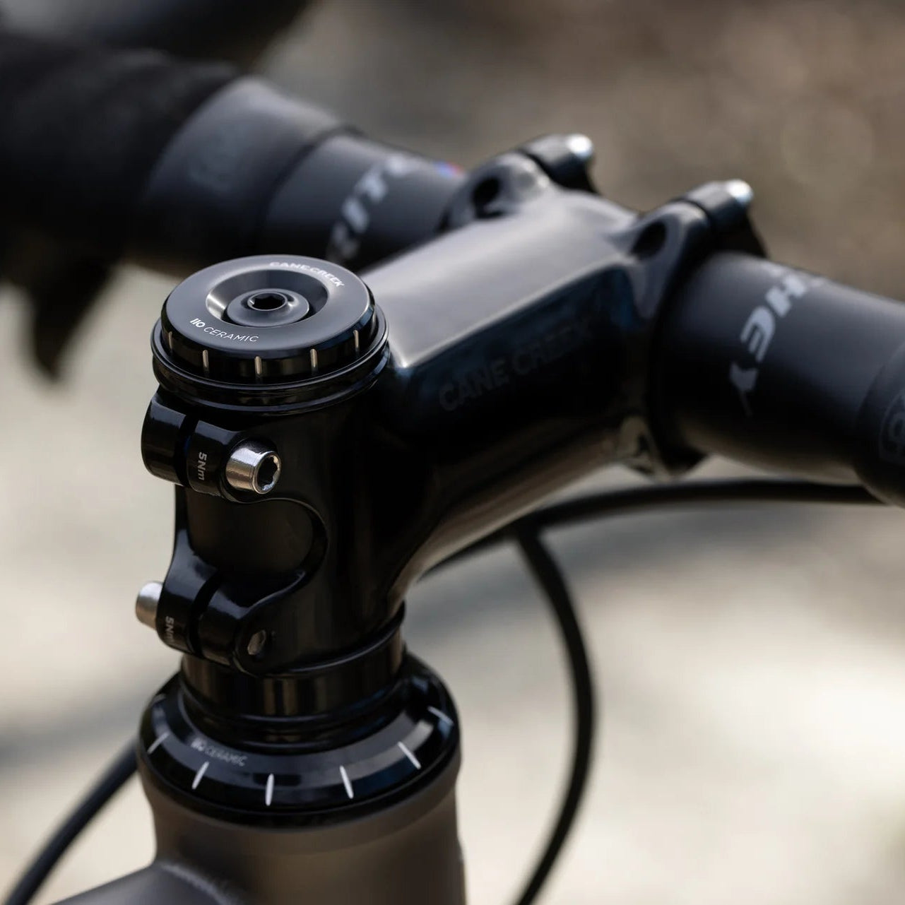 CANE CREEK 110 Keramické kuželové hlavové složení, 1 1/8"-1,5", IS41/28,6/H9 | IS52/40, černá/stříbrná