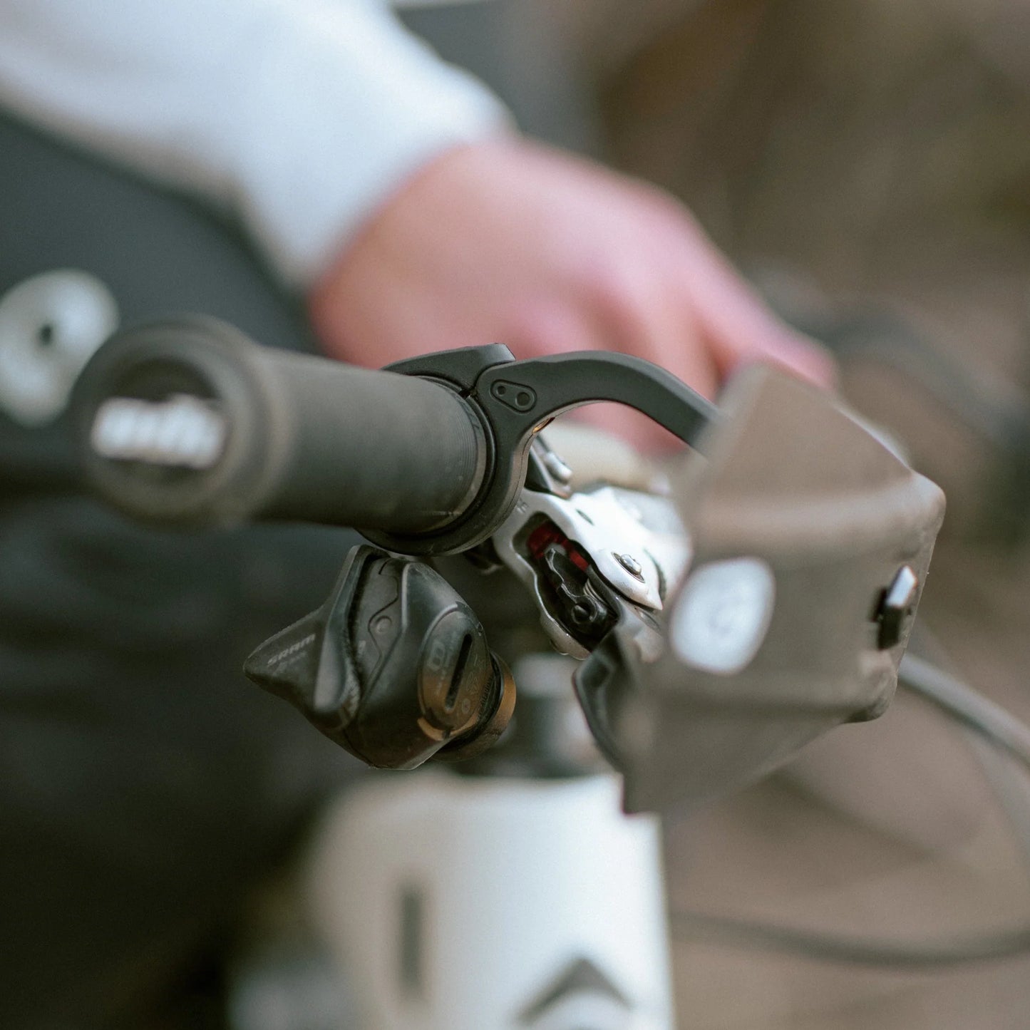 CRANKBROTHERS GUARDIAN Integrated hand protectors