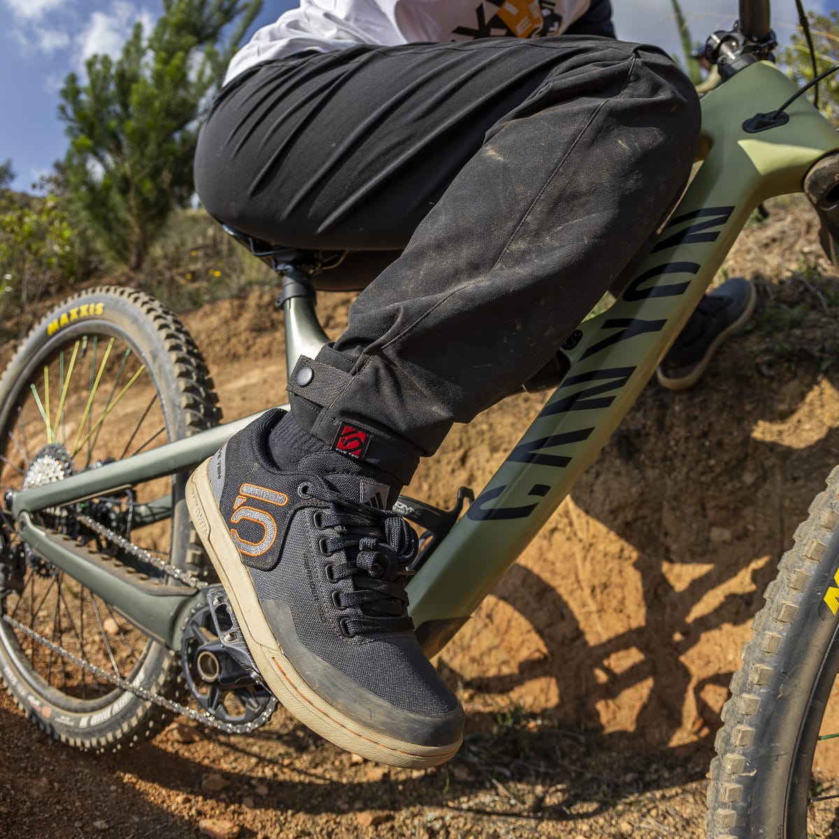 ADIDAS FIVE TEN FREERIDER PRO CANVAS Dámská MTB obuv Grey/Black 2025