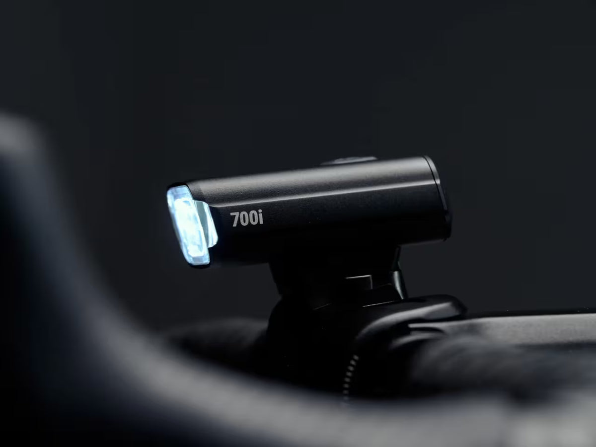 Přední světlo BBB NANOSTRIKE 700i černé