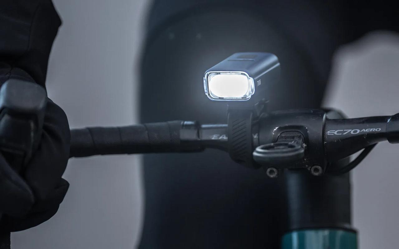 Přední Osvětlení BBB NANOSTRIKE 700 i Modrý