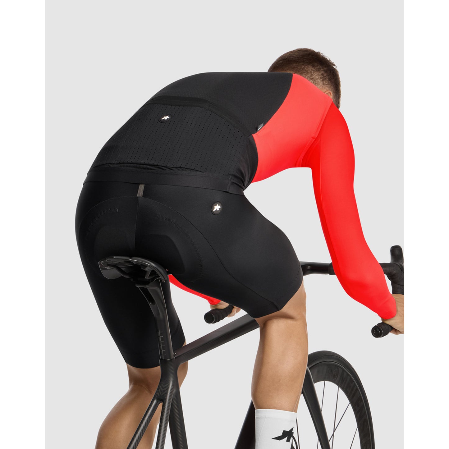 ASSOS EQUIPE R S11 LollyRed Sleeveless Jacket