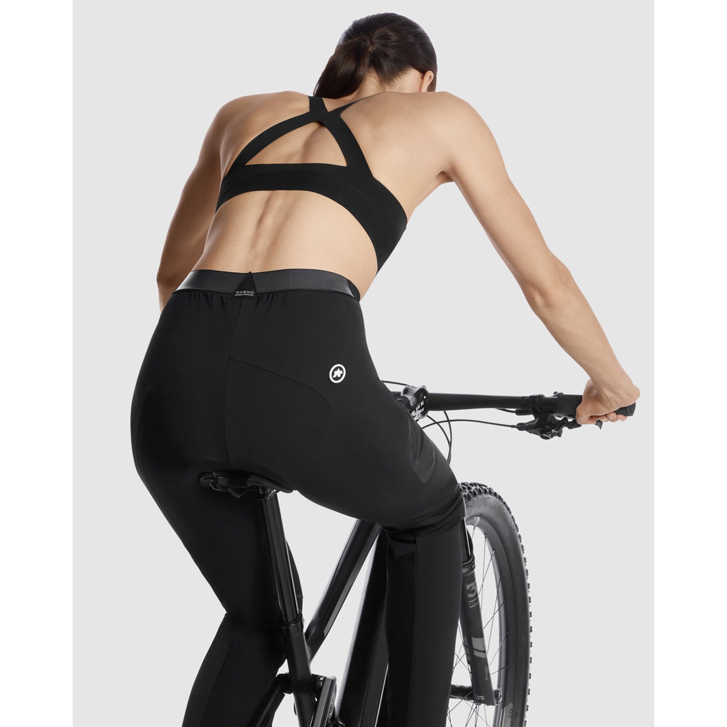ASSOS TACTICA Dámský nátělník Black Series Bib Tight