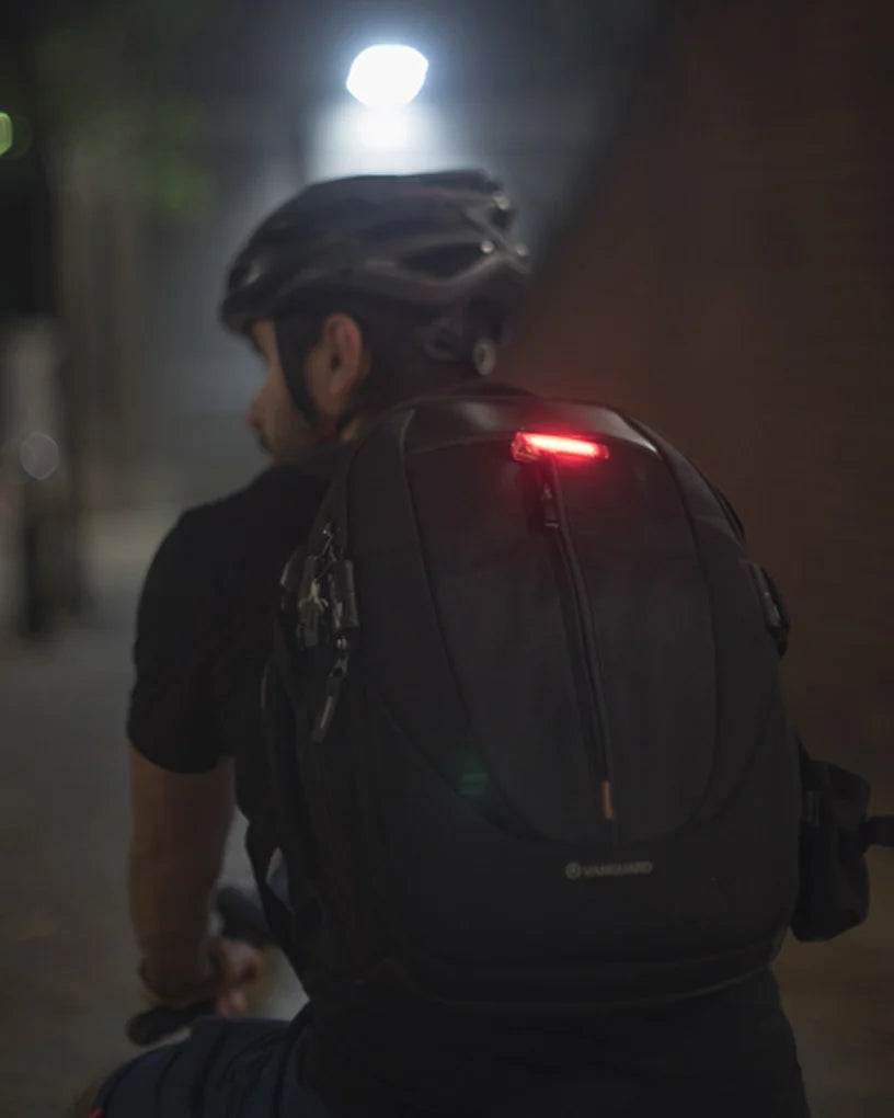 Zadní světlo KNOG PLUS REAR 20 lumenů černé