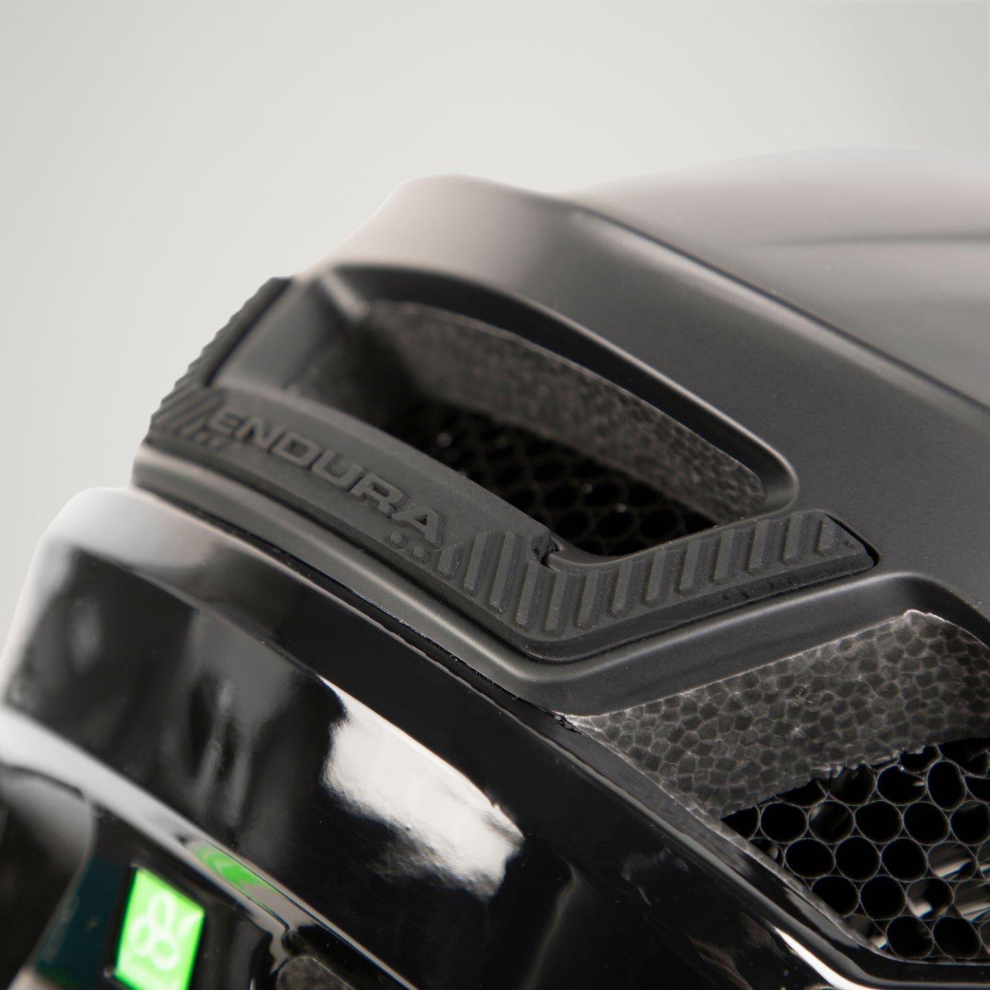MTB helma ENDURA MT500 MIPS černá