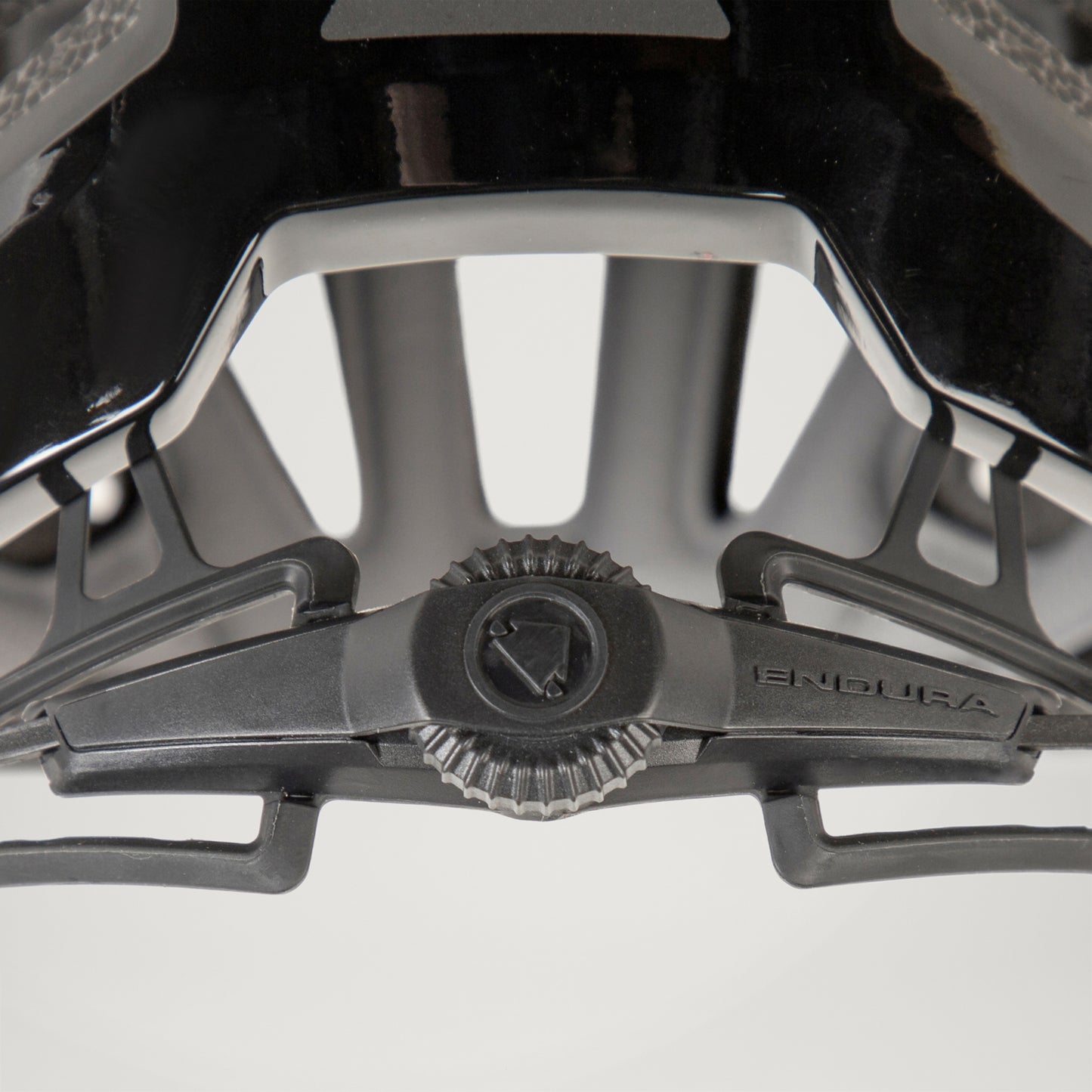Silniční helma ENDURA FS260-PRO černá