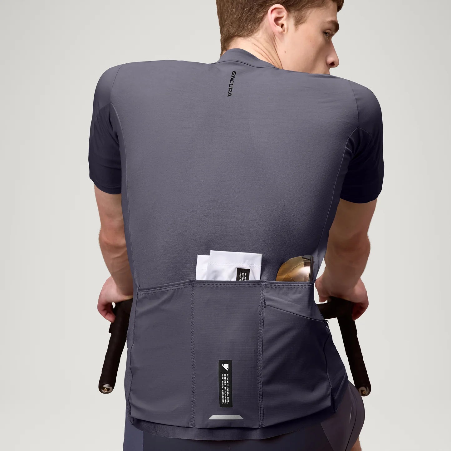 ENDURA ALLTRACK RIDE Short Sleeve Carbon Jersey Grey