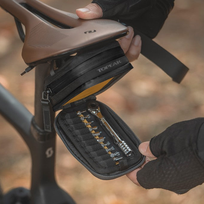 TOPEAK ELEMENTA GEARBAG Sedlová brašna s nářadím černá
