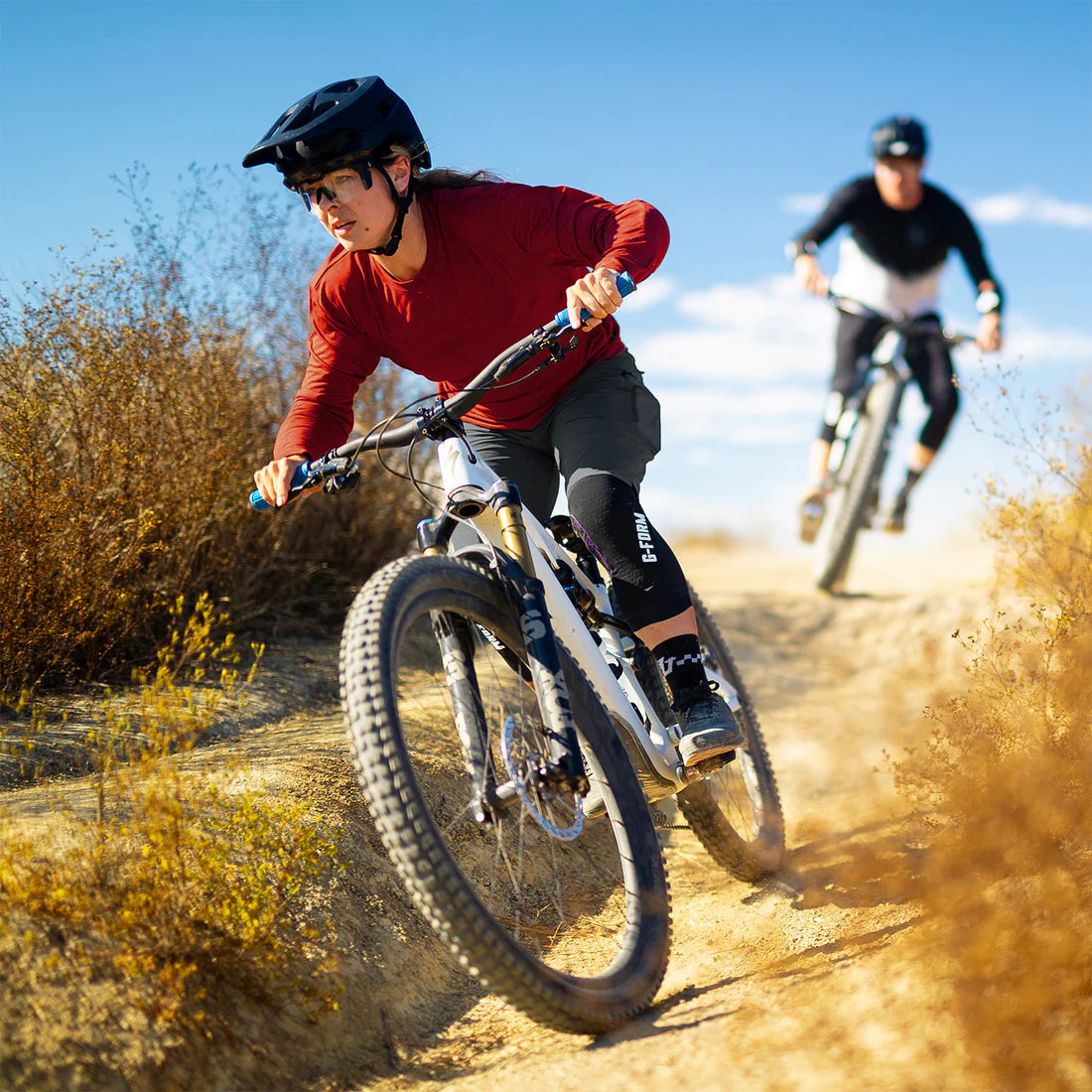 Chrániče loktů G-FORM TERRA černé