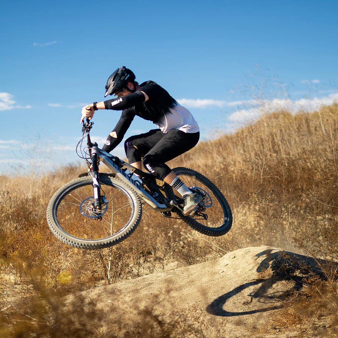 Chrániče loktů G-FORM TERRA černé