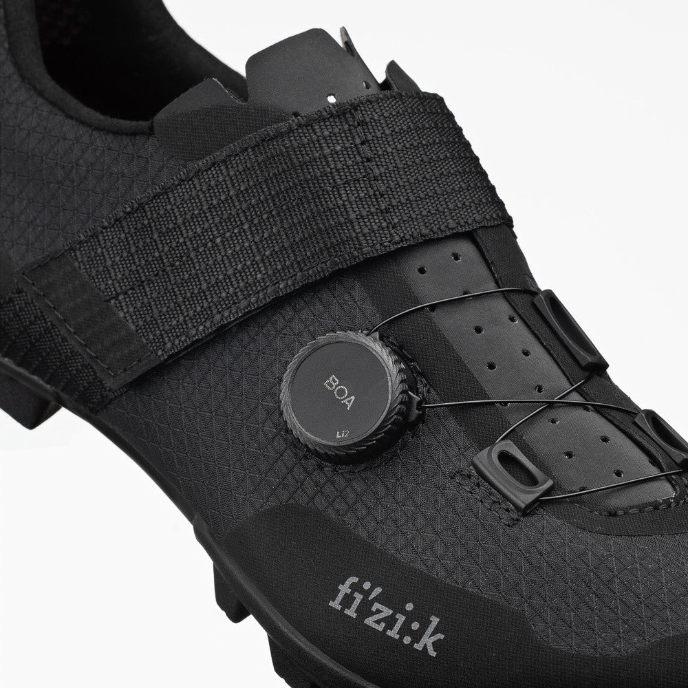 Cyklistické boty pro XC/Gravel FIZIK FEROX, černé