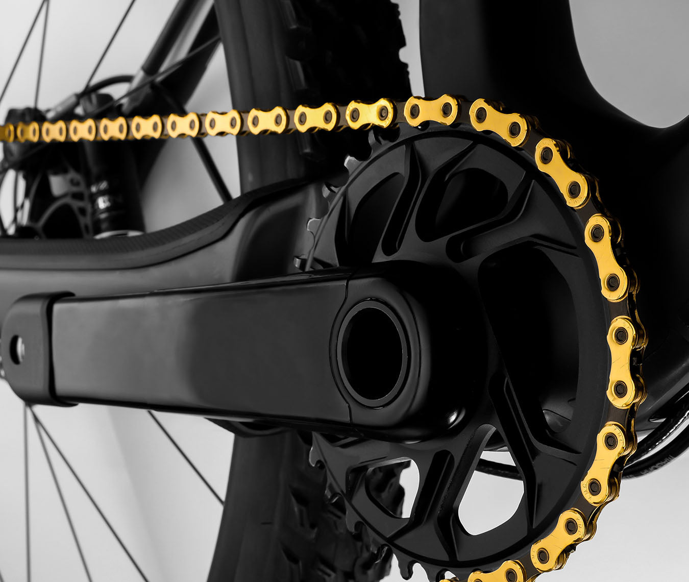 Řetěz 12 V KMC X12 Ti-N černý/zlatý