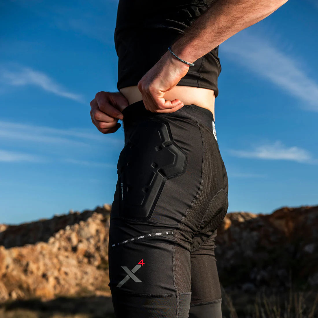 G-FORM PRO-X4 Ochranné šortky černé