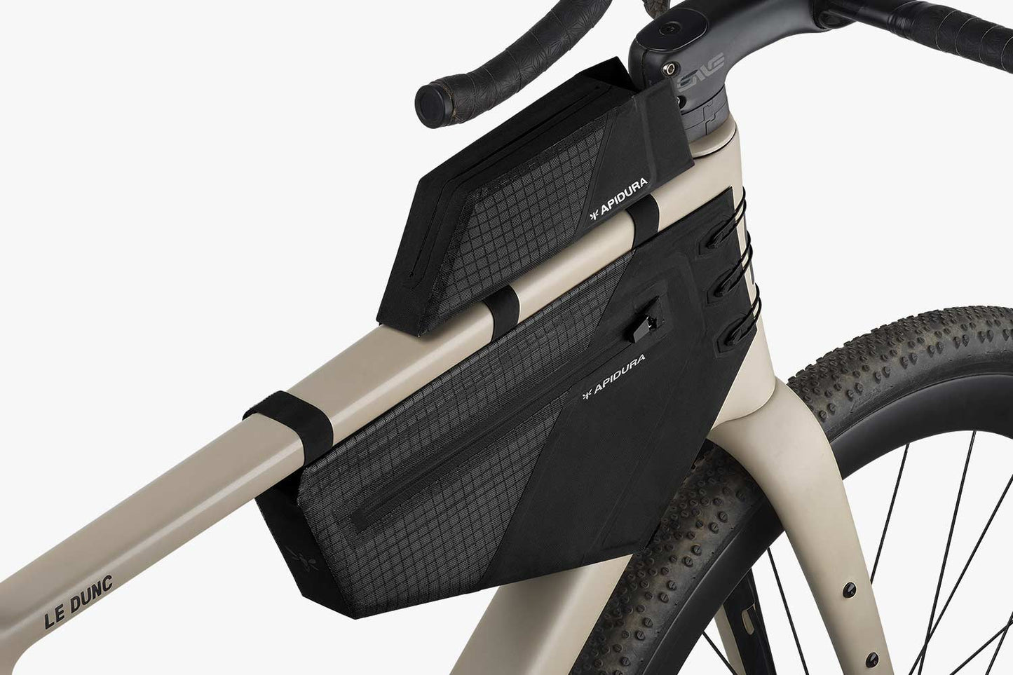 Balení rámových brašen APIDURA AERO SYSTEM Black