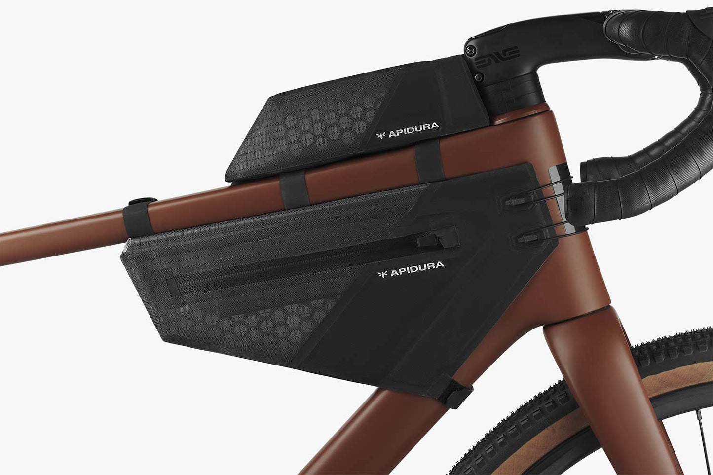 Balení rámových brašen APIDURA AERO SYSTEM Black