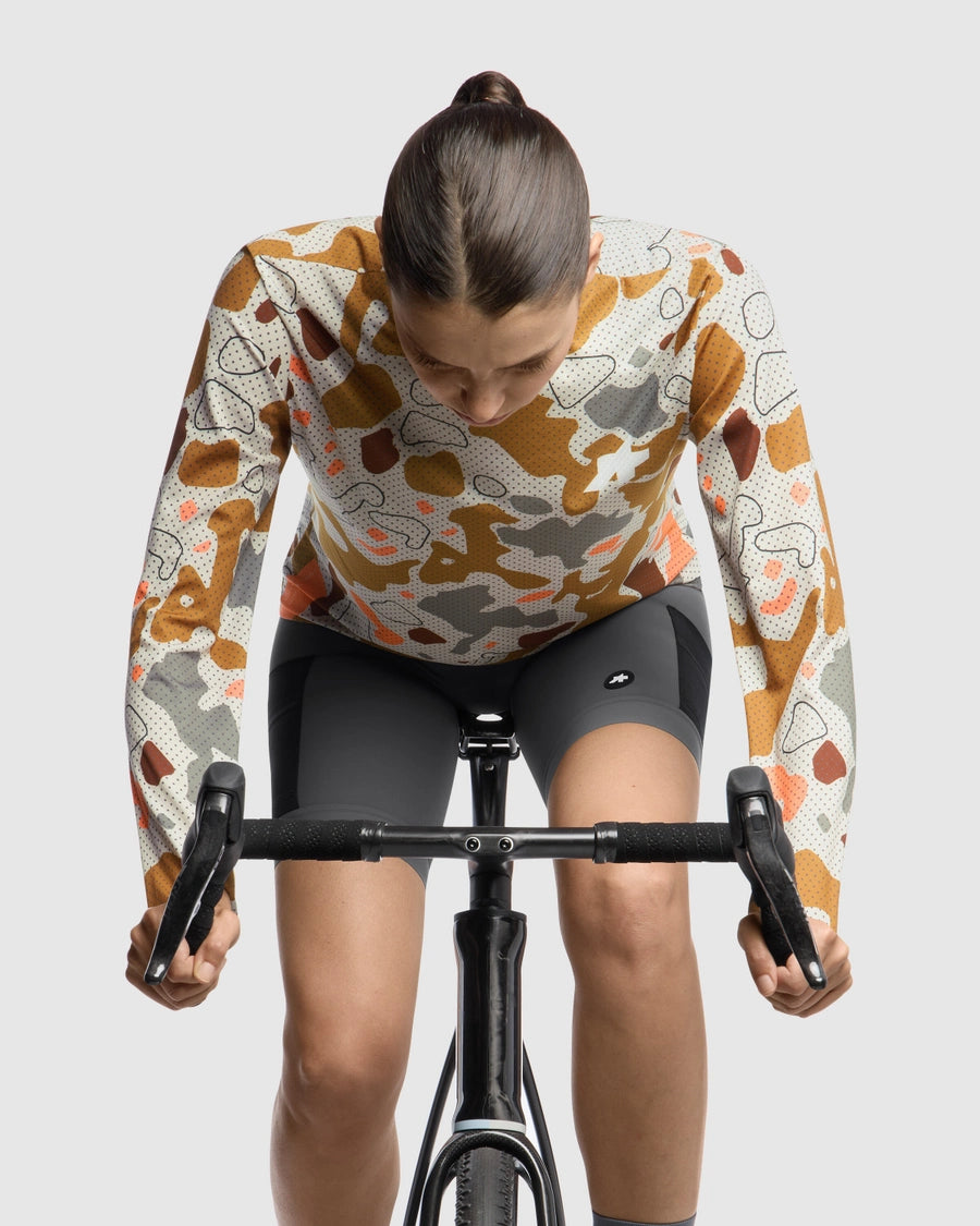 ASSOS TACTICA T5 MUD PLAGE Kamuflážový dres s dlouhým rukávem
