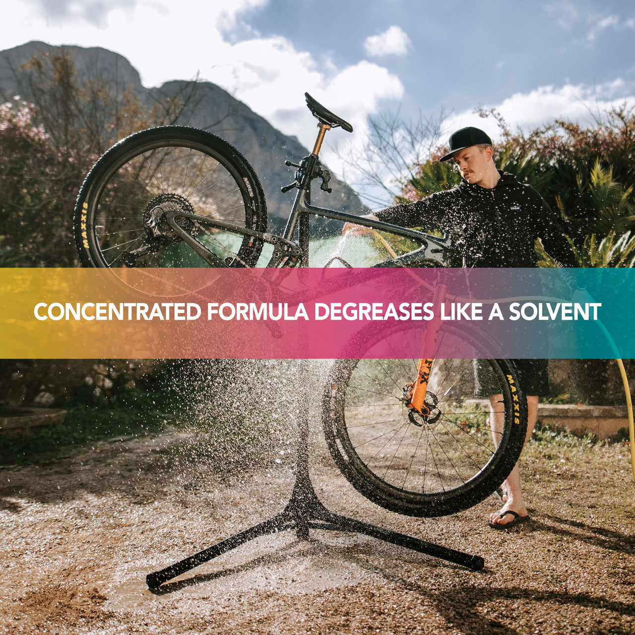 Odmašťovač/čisticí prostředek FINISH LINE BOOSTED™ BIO CLEAN na vodní bázi (1 l)