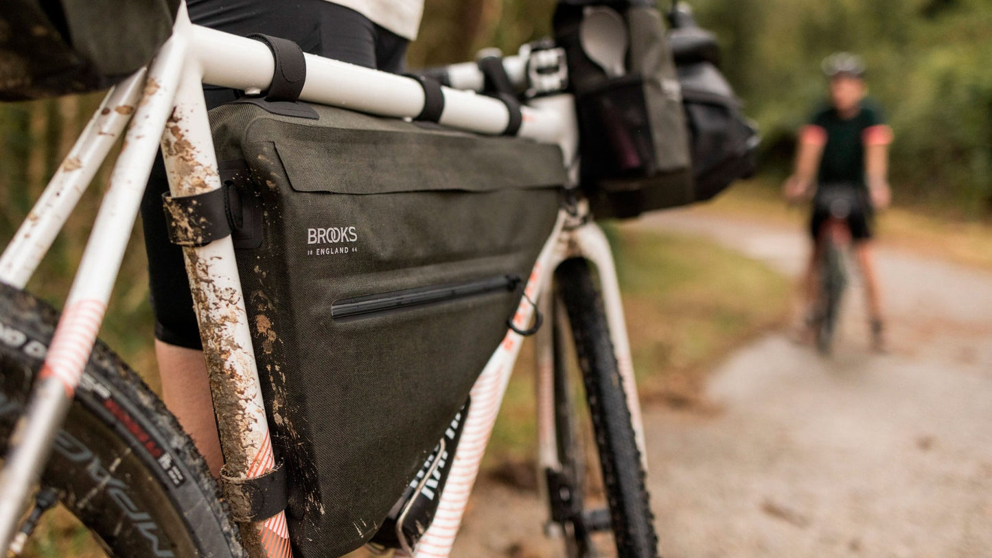 BROOKS SCAPE 5L rámová taška černá