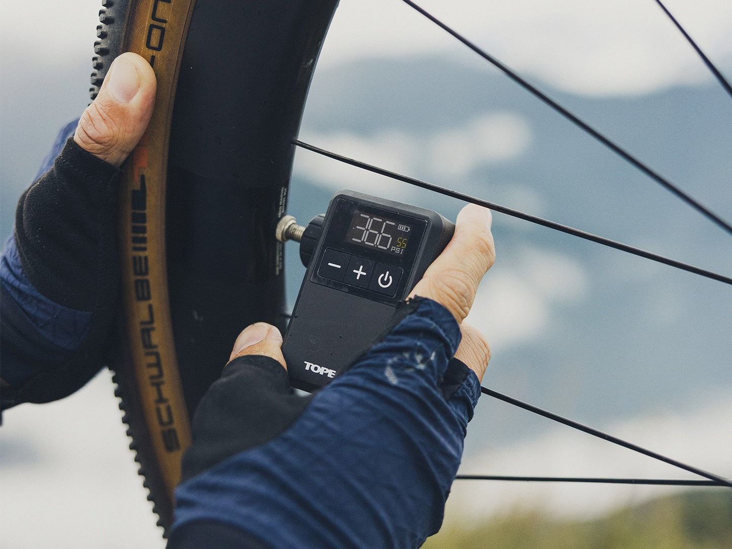 TOPEAK E-BOOSTER DIGITAL MINI Mini elektrické čerpadlo