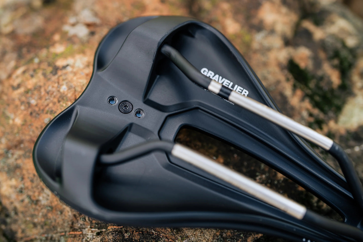 WTB GRAVELIER 140mm sedlo nerezové kolejnice černé