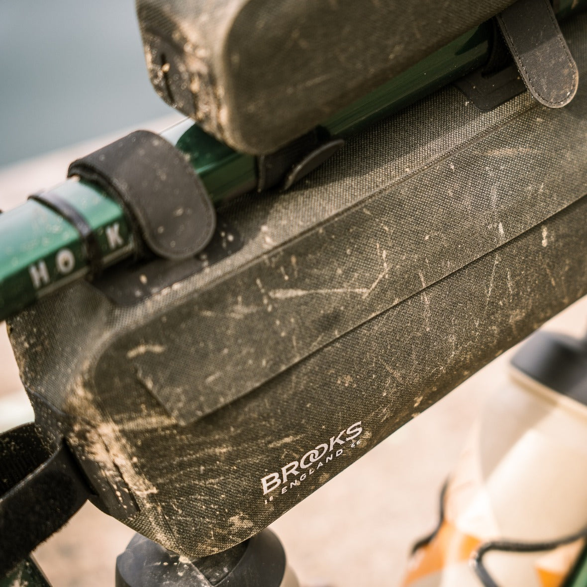 BROOKS SCAPE 3L rámová brašna černá