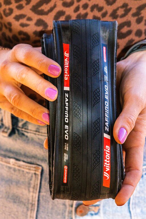 VITTORIA Zaffiro EVO V Graphene G2.0 700c TubeType Black tire