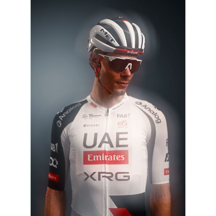 MET TRENTA 3K CARBON UAE TEAM EMIRATES -XRG 2026 Přilba bílá