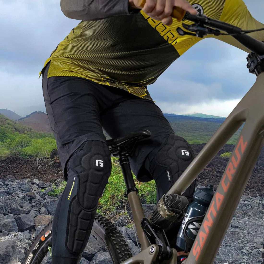 G-FORM PRO RUGGED 2 Shin Guard Black