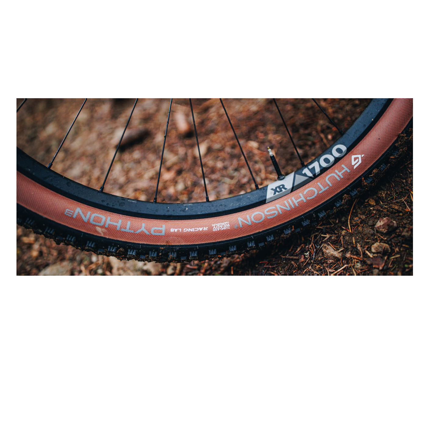 HUTCHINSON PYTHON 3 29x2.30 Racing Lab Hardskin Race Ripost XC Tubeless Ready Soft Brown pneumatika